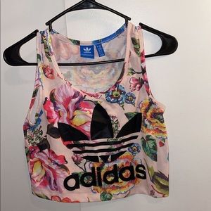 Cropped adidas top